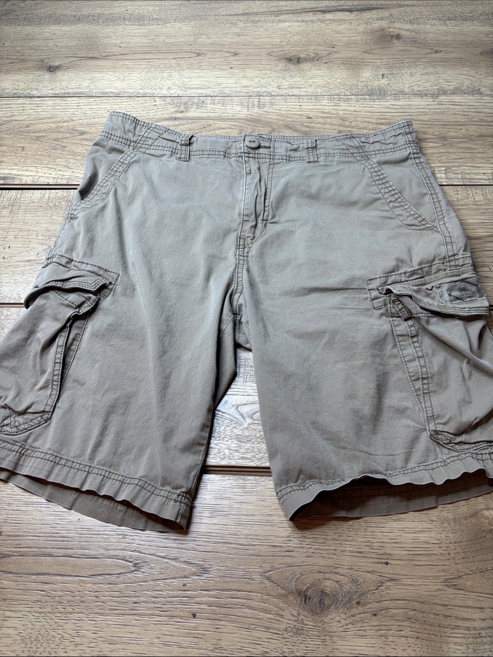 UNIONBAY Men's Cargo Shorts in Taupe Size 34